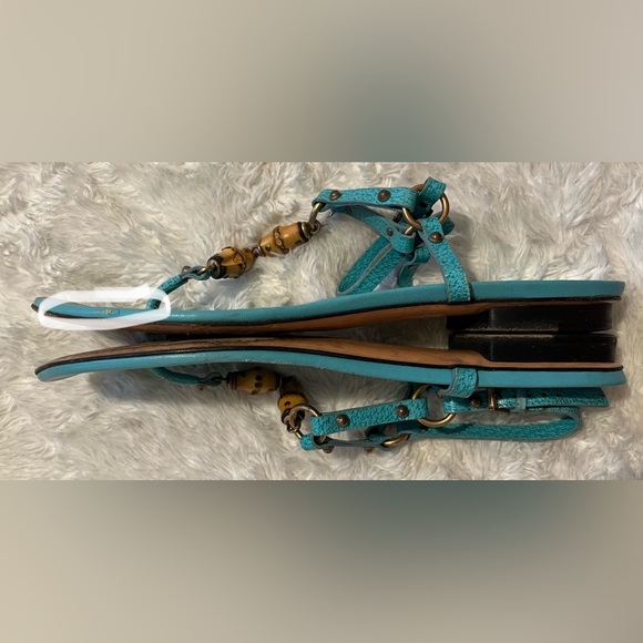 Gucci Made in Italy Turquoise Bamboo Accent Leather T-Strap Sandals size 9B - Picture 4 of 6